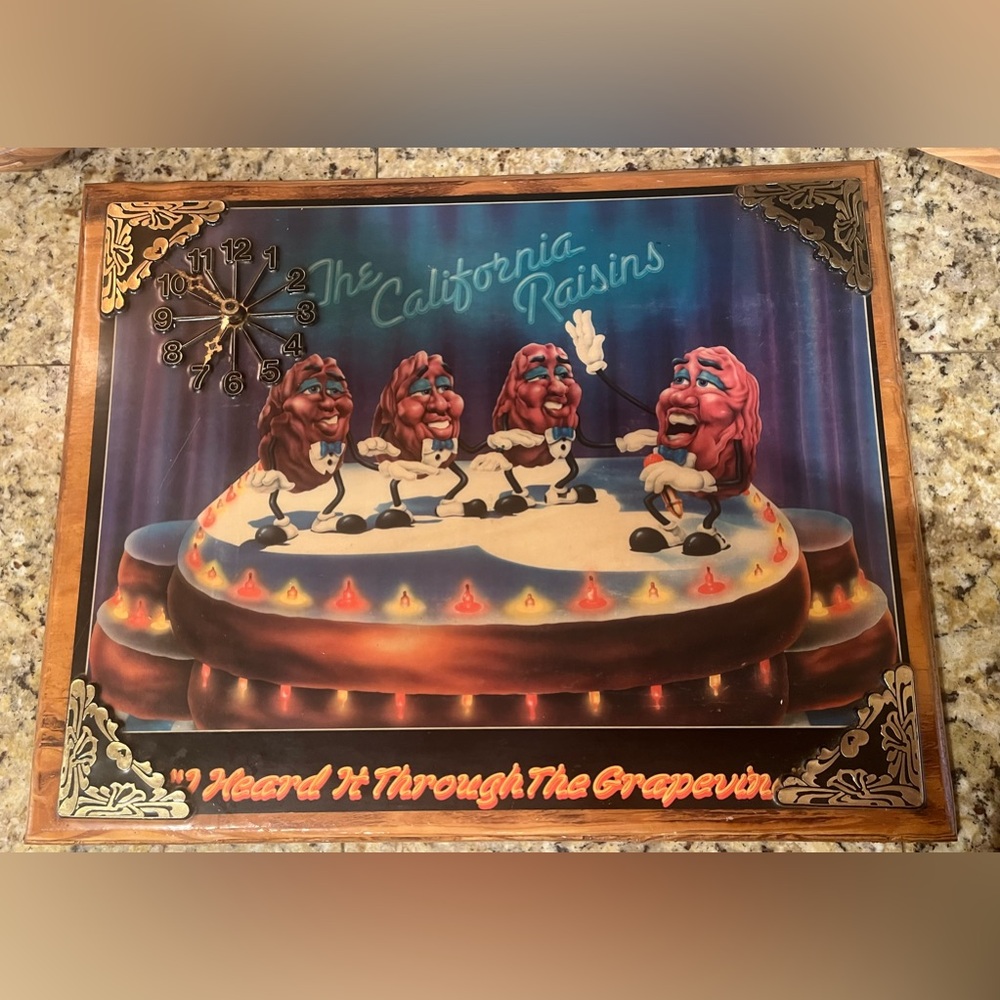 Vintage 1987 California Raisins clock
